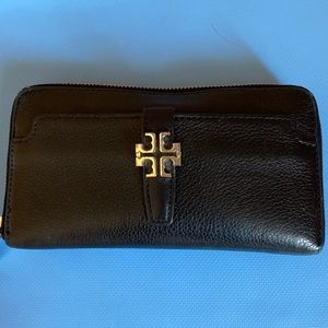 EUC Tory Burch Long Wallet